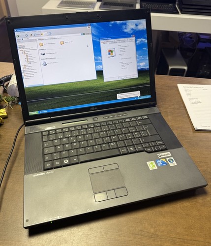 Windows retro laptop - windows,
